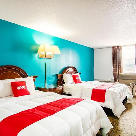 Oyo Hotel Hutchinson West 4Th Ave Esterno foto
