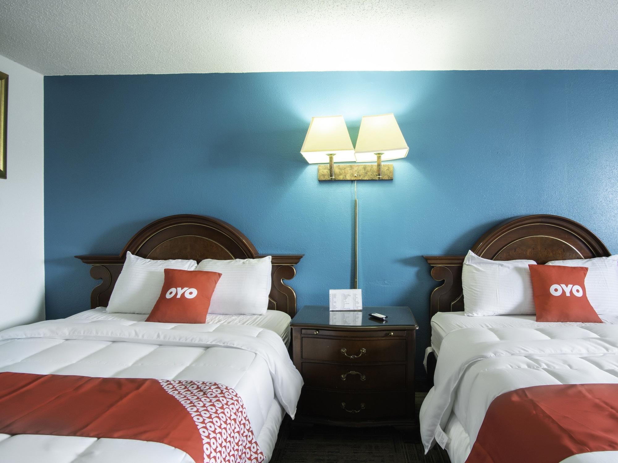 Oyo Hotel Hutchinson West 4Th Ave Esterno foto