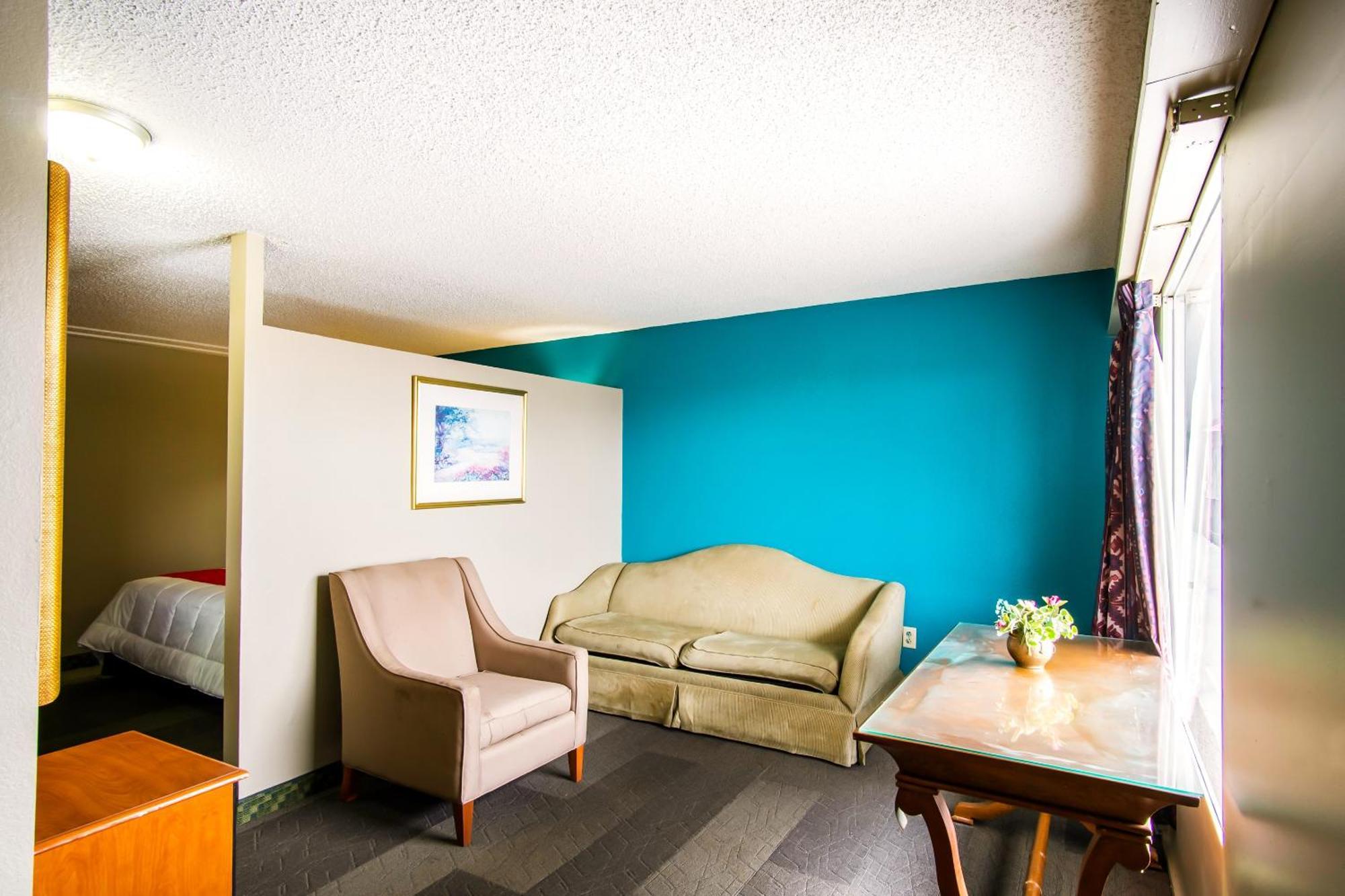 Oyo Hotel Hutchinson West 4Th Ave Esterno foto