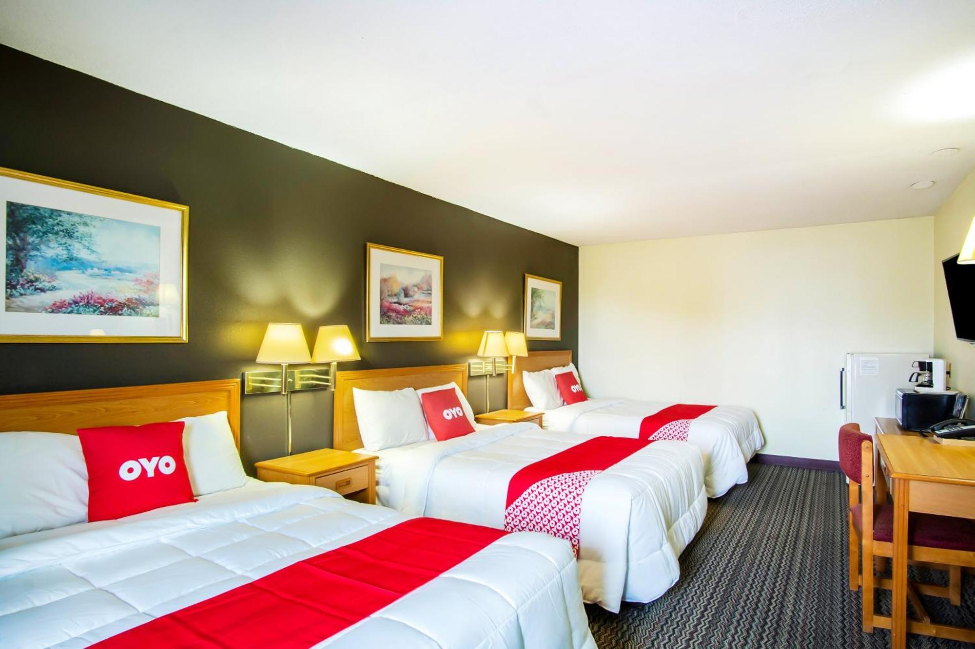 Oyo Hotel Hutchinson West 4Th Ave Esterno foto