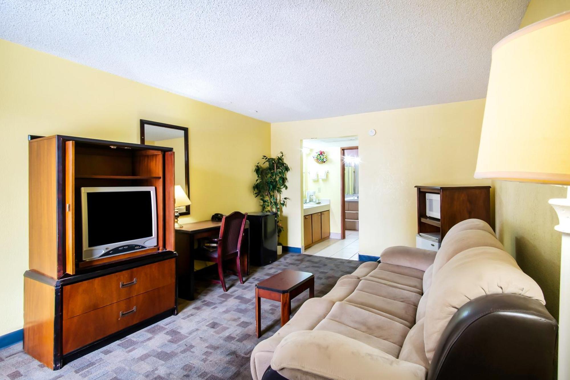 Oyo Hotel Hutchinson West 4Th Ave Esterno foto