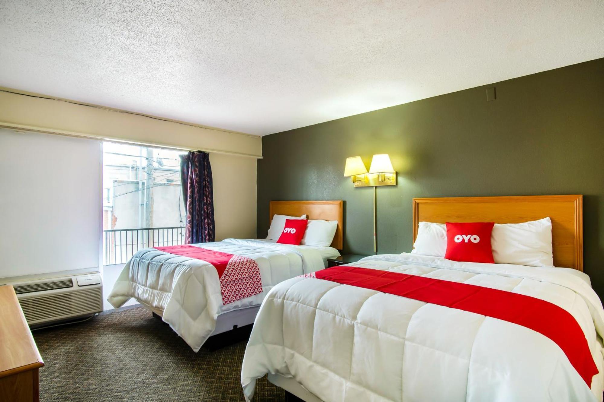 Oyo Hotel Hutchinson West 4Th Ave Esterno foto