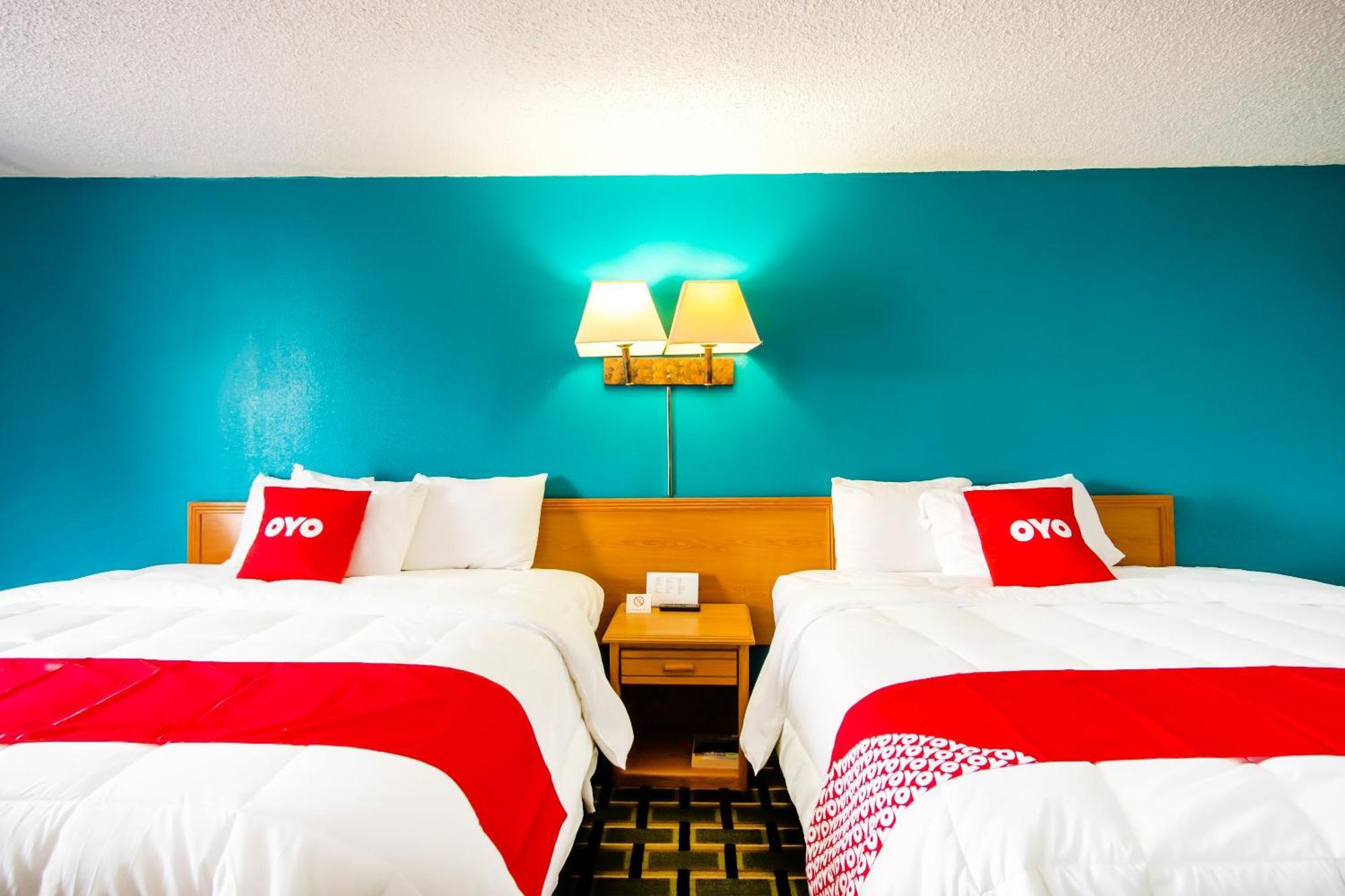 Oyo Hotel Hutchinson West 4Th Ave Esterno foto