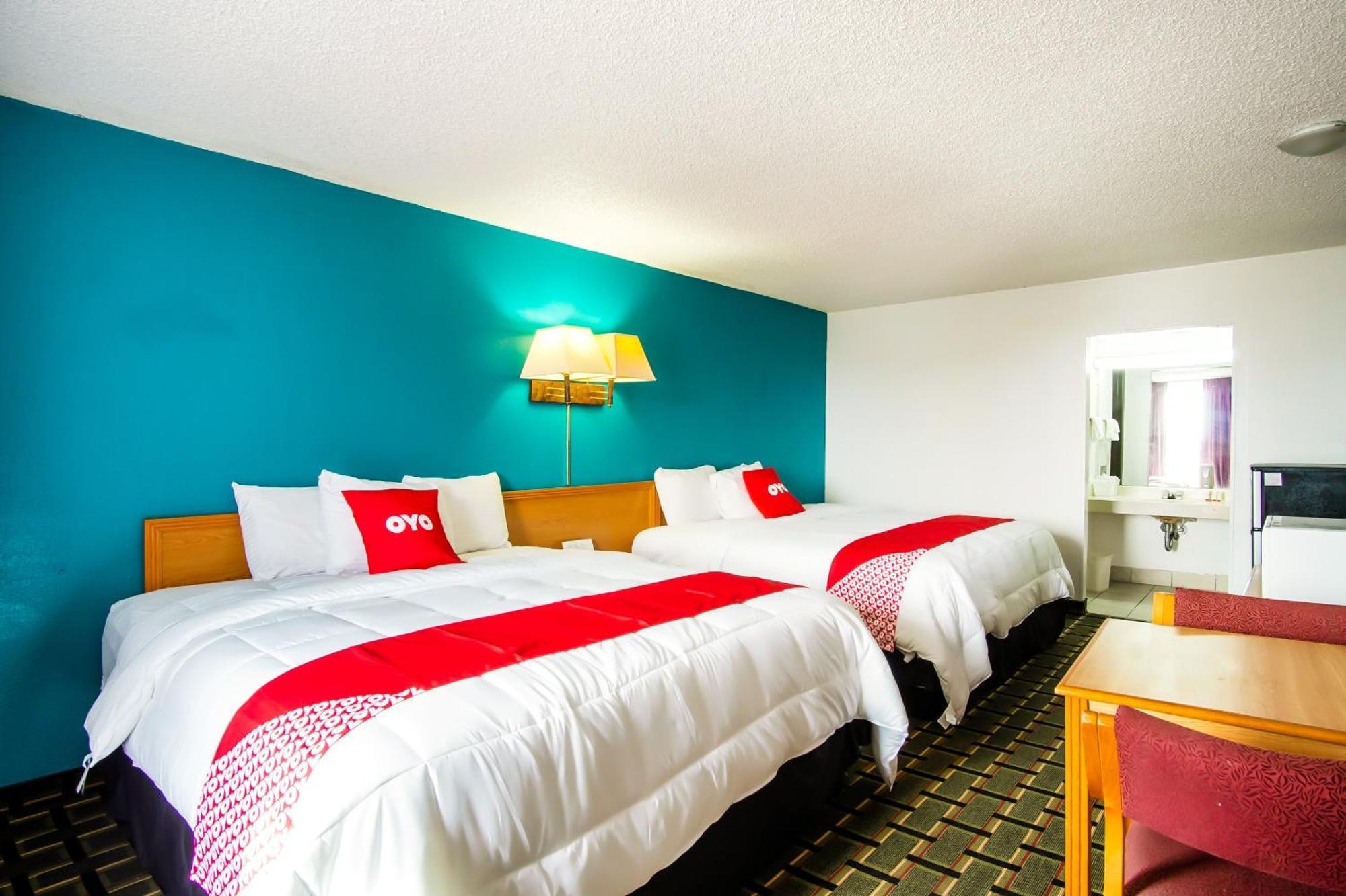 Oyo Hotel Hutchinson West 4Th Ave Esterno foto