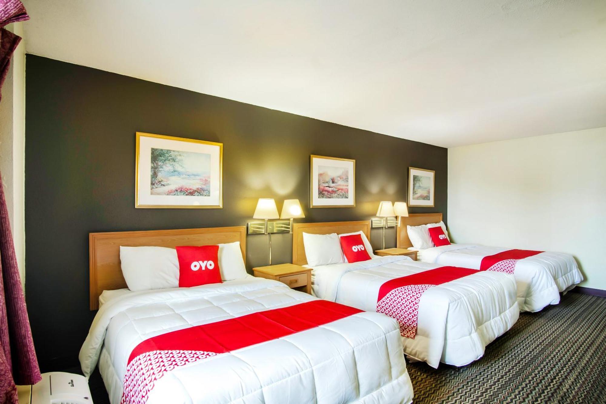 Oyo Hotel Hutchinson West 4Th Ave Esterno foto