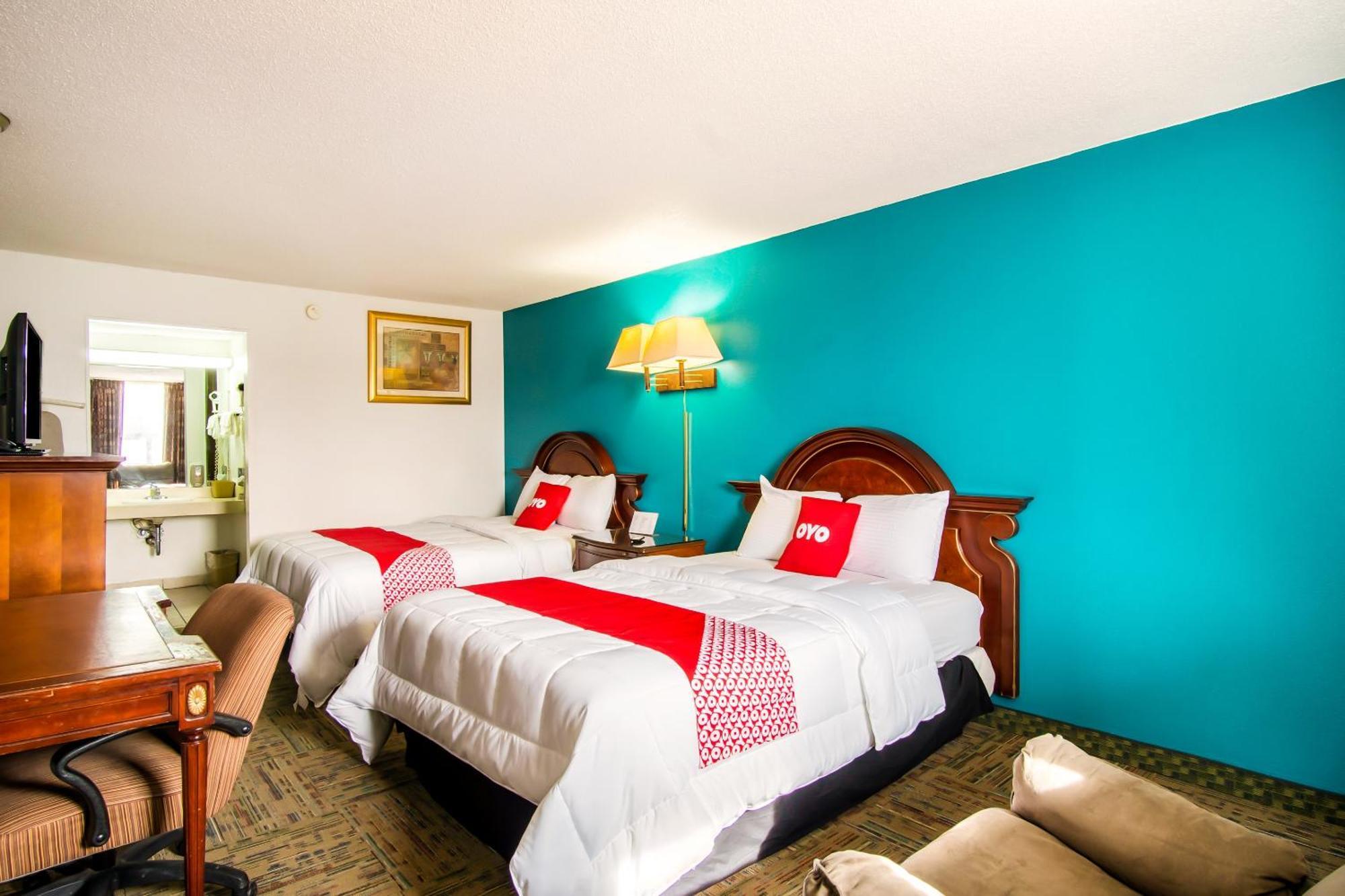 Oyo Hotel Hutchinson West 4Th Ave Esterno foto