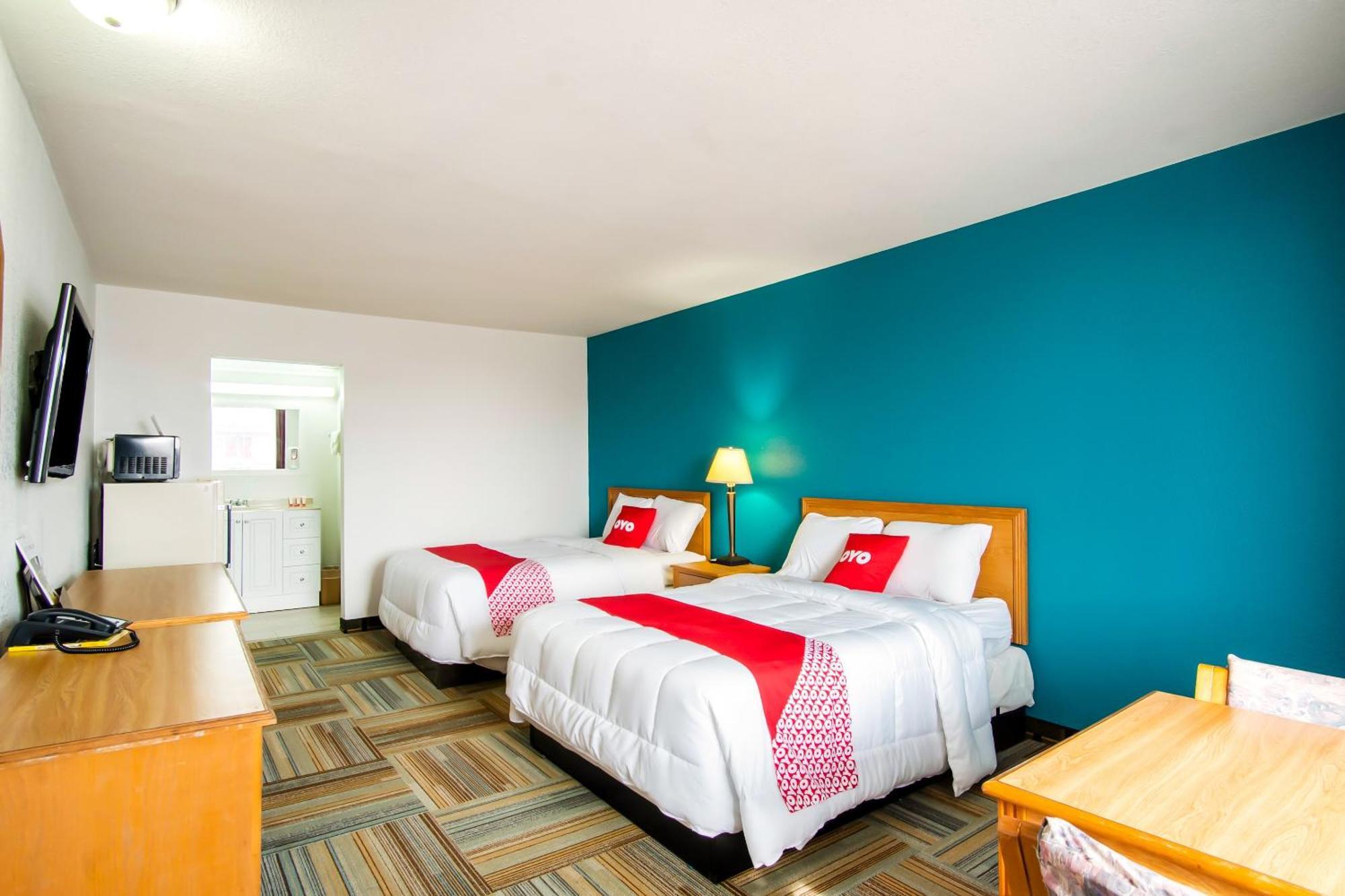 Oyo Hotel Hutchinson West 4Th Ave Esterno foto