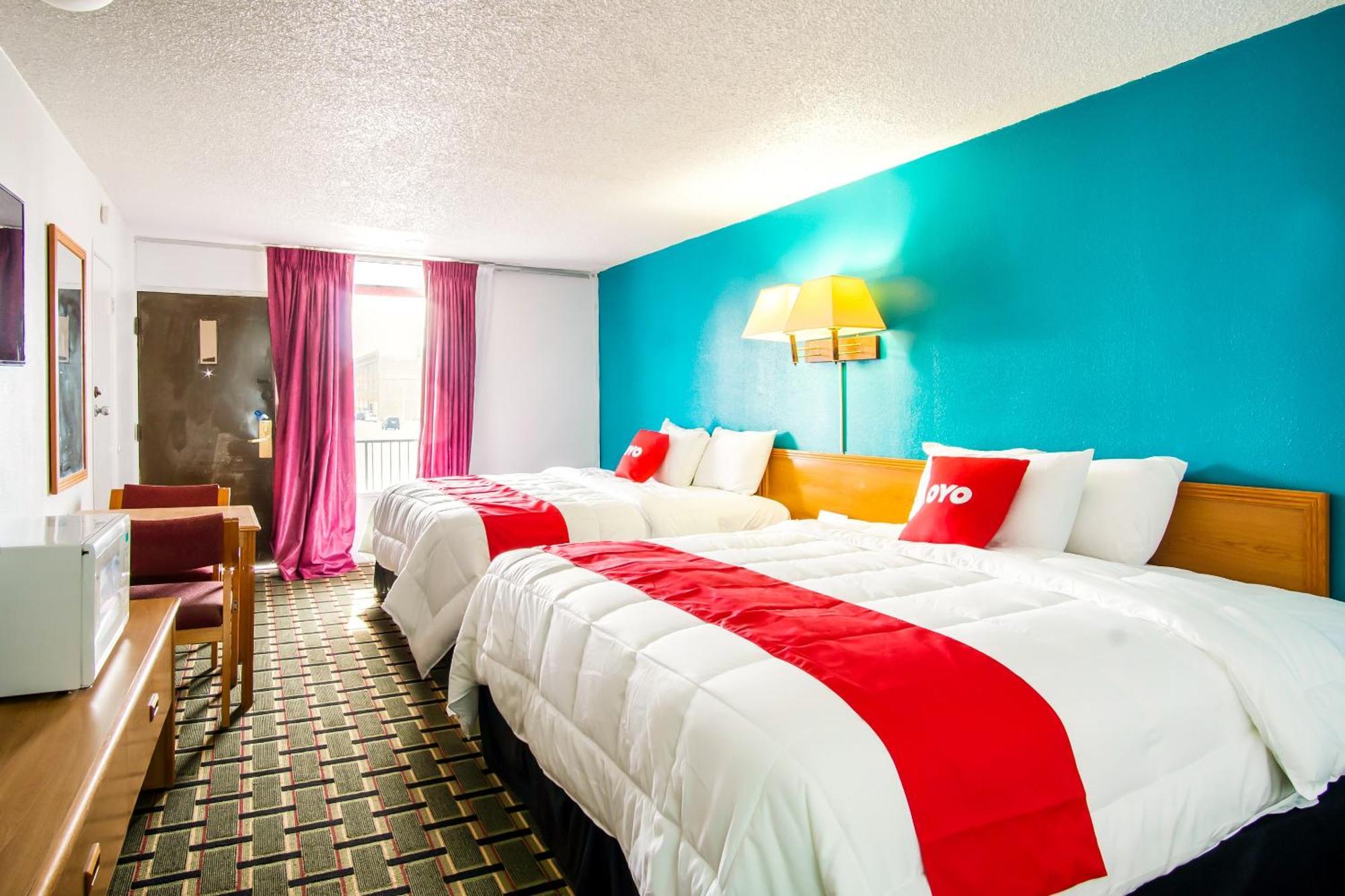 Oyo Hotel Hutchinson West 4Th Ave Esterno foto