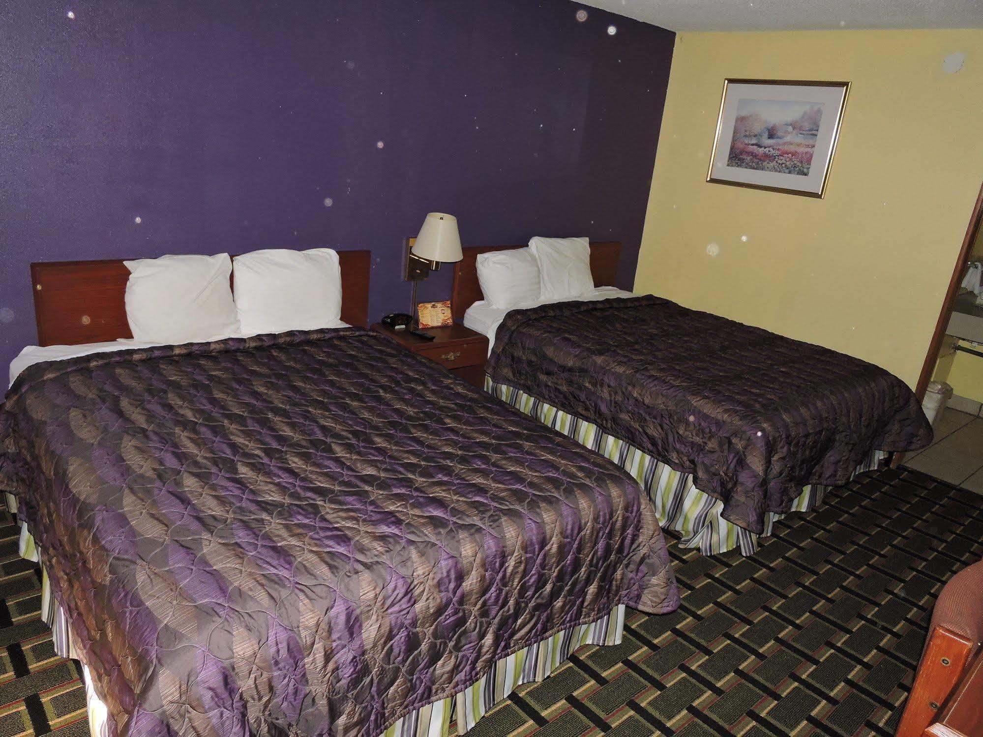 Oyo Hotel Hutchinson West 4Th Ave Esterno foto